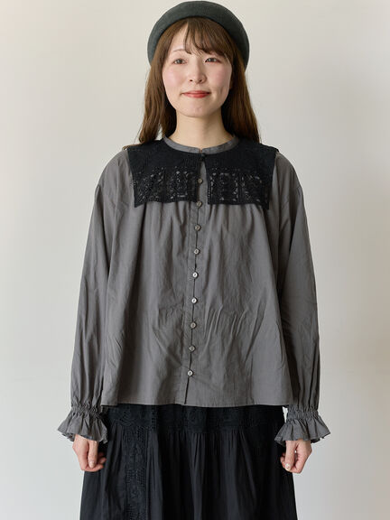 【Cross×Staff】レース襟付きブラウス（オフホワイト/チャコールグレー/グレージュ）｜Samansa Mos2（サマンサ モスモス）通販