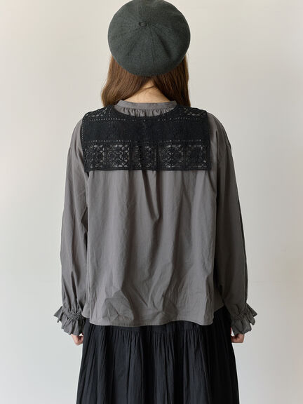 【Cross×Staff】レース襟付きブラウス（オフホワイト/チャコールグレー/グレージュ）｜Samansa Mos2（サマンサ モスモス）通販