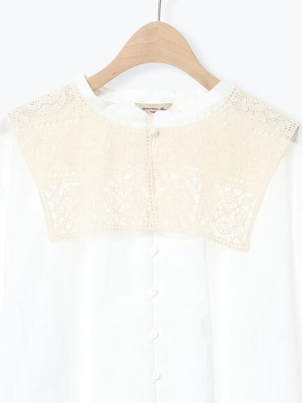 【Cross×Staff】レース襟付きブラウス（オフホワイト/チャコールグレー/グレージュ）｜Samansa Mos2（サマンサ モスモス）通販