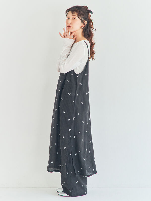 セール】 シアー楊柳刺繍キャミソールワンピース（オフホワイト