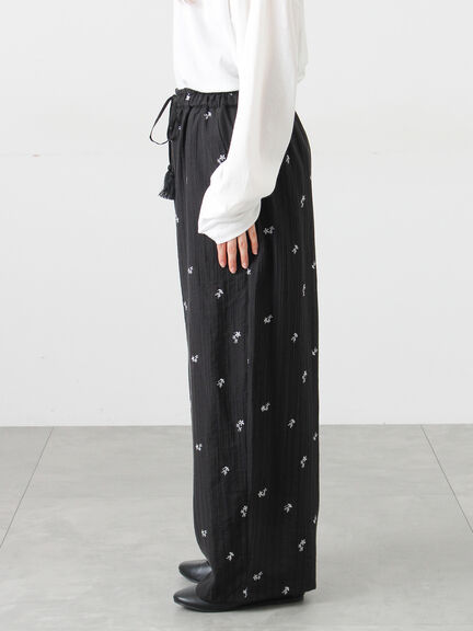 シアー楊柳刺繍イージーパンツ（オフホワイト/ブラック/ミント）｜Samansa Mos2（サマンサ モスモス）通販