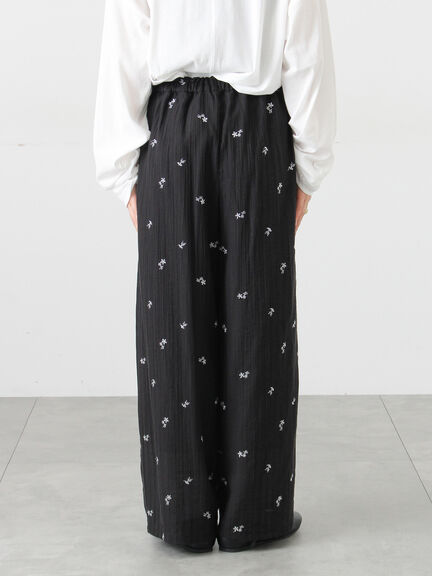 シアー楊柳刺繍イージーパンツ（オフホワイト/ブラック/ミント）｜Samansa Mos2（サマンサ モスモス）通販