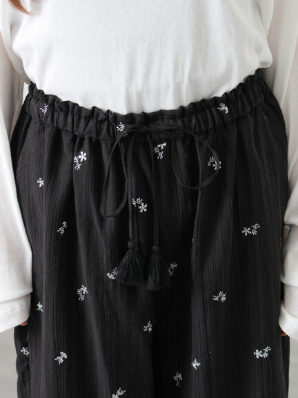 シアー楊柳刺繍イージーパンツ（オフホワイト/ブラック/ミント）｜Samansa Mos2（サマンサ モスモス）通販