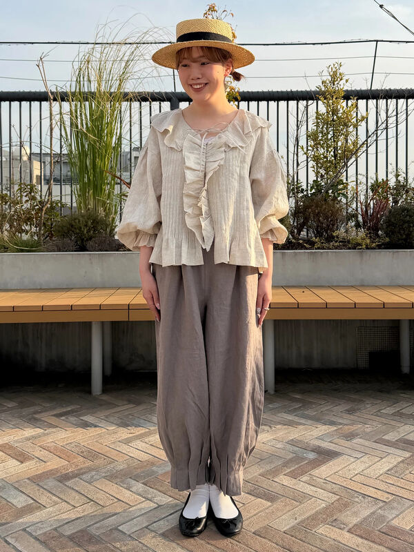立川店/EC限定】リネンヘムタックパンツ（オフホワイト/グレージュ