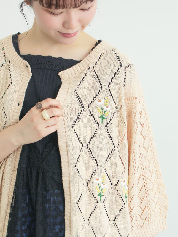 AS KNOW AS de base 小花 刺繍 ビーズ カーディガン AS KNOW AS de base 小花 刺繍 ビーズ カーディガン - メルカリ