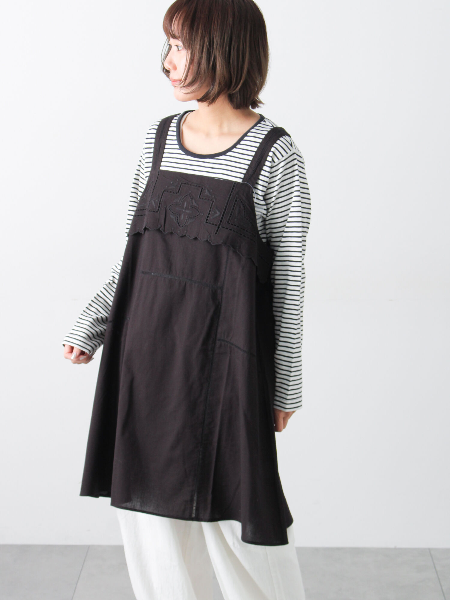 セール】 カットワーク刺繍キャミチュニック（オフホワイト/ブラック