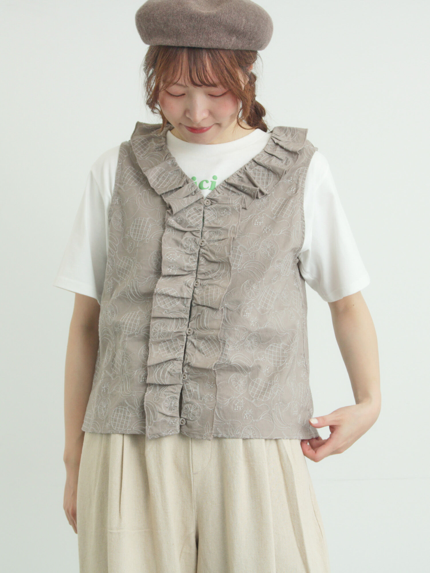 セール】 【メルヘン×Samansa Mos2】総刺繍ベスト（オフホワイト