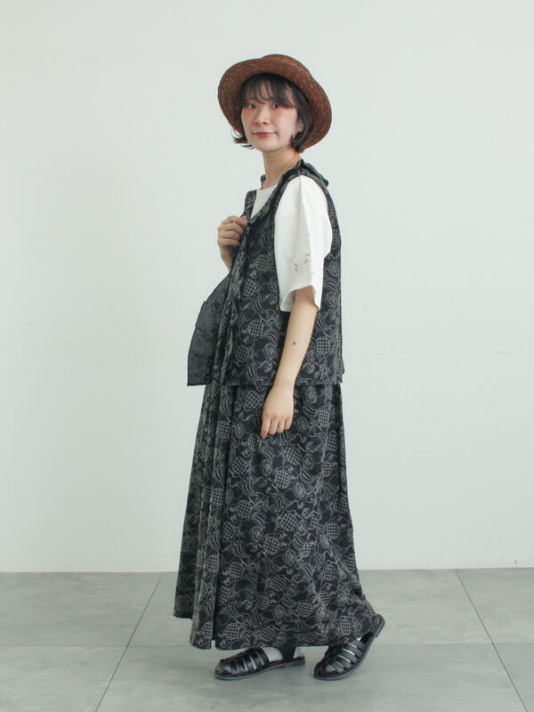 メルヘン×Samansa Mos2】総刺繍ベスト（オフホワイト/ブラック/モカ