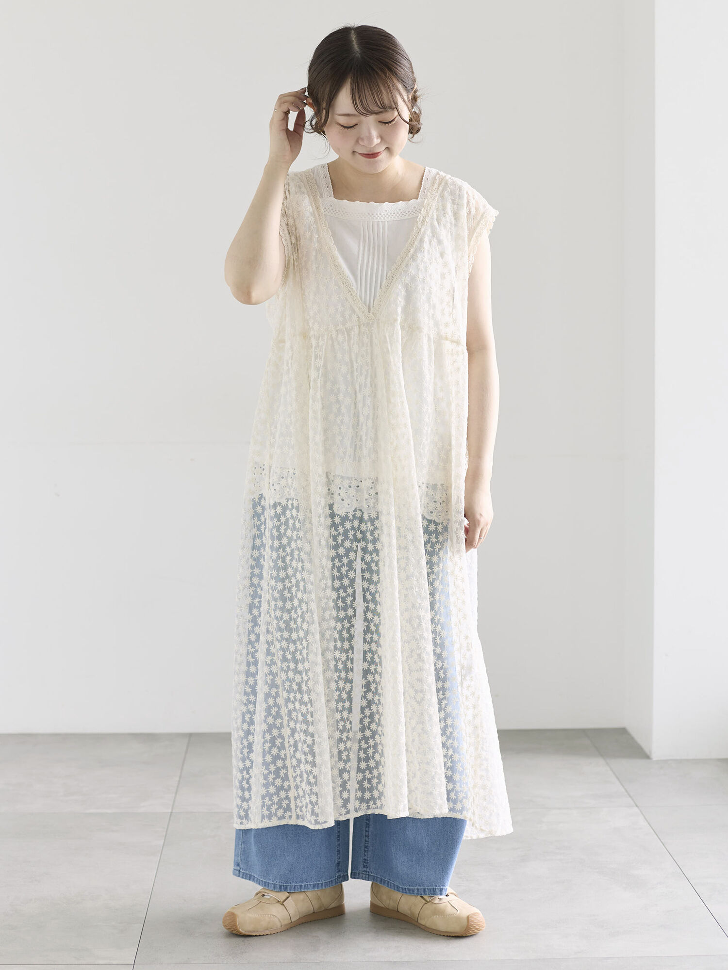 セール】 チュール刺繍前後2WAYノースリワンピース（オフホワイト