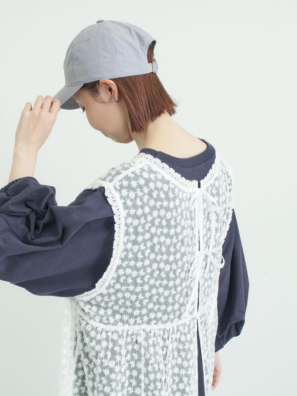 チュール刺繍前後2WAYノースリワンピース（オフホワイト/ブラック