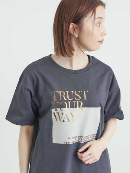 【接触冷感】スクエア箔ロゴTシャツ（オフホワイト/チャコールグレー/サックスブルー）｜Samansa Mos2（サマンサ モスモス）通販