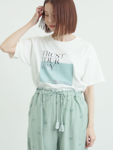 【接触冷感】スクエア箔ロゴTシャツ（オフホワイト/チャコールグレー/サックスブルー）｜Samansa Mos2（サマンサ モスモス）通販