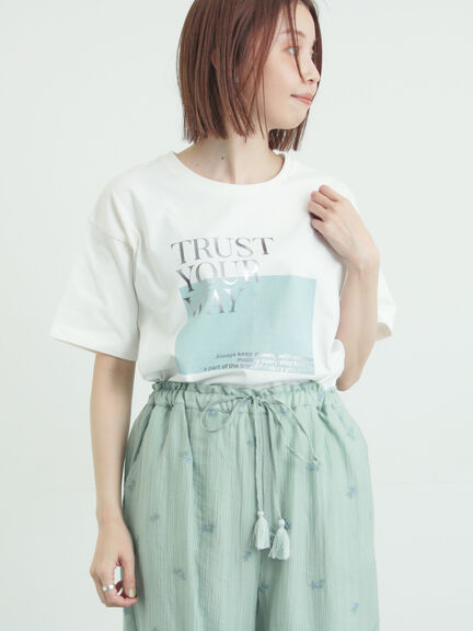 【接触冷感】スクエア箔ロゴTシャツ（オフホワイト/チャコールグレー/サックスブルー）｜Samansa Mos2（サマンサ モスモス）通販