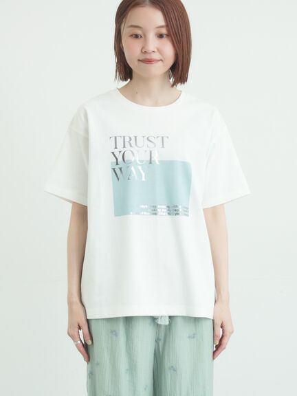【接触冷感】スクエア箔ロゴTシャツ（オフホワイト/チャコールグレー/サックスブルー）｜Samansa Mos2（サマンサ モスモス）通販