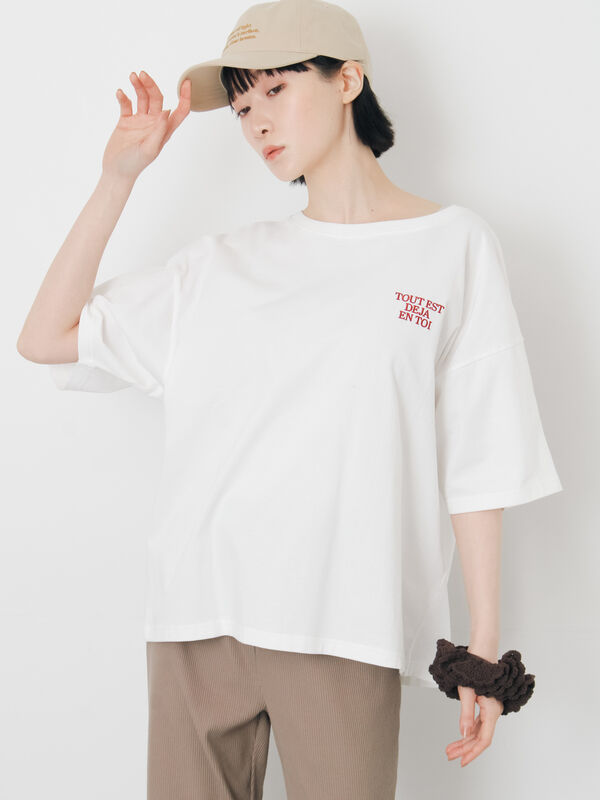 【接触冷感】ロゴ刺繍バックプリントTシャツ（オフホワイト）｜Samansa Mos2（サマンサ モスモス）通販