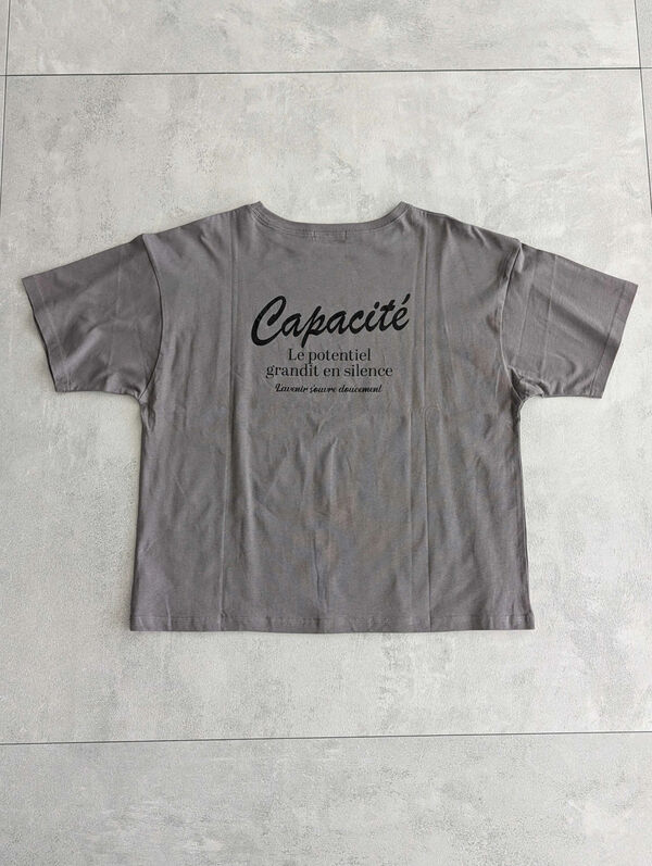 接触冷感】ロゴ刺繍バックプリントTシャツ（オフホワイト