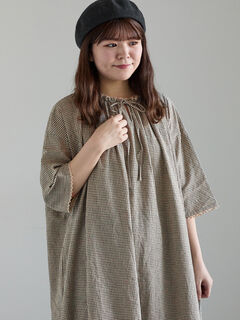 セール】 【SA刺繍】スモックワンピース（オフホワイト/ブラック