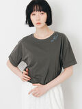 【接触冷感】アソートワンポイント刺繍Tシャツ（チャコールグレー）｜Samansa Mos2（サマンサ モスモス）通販