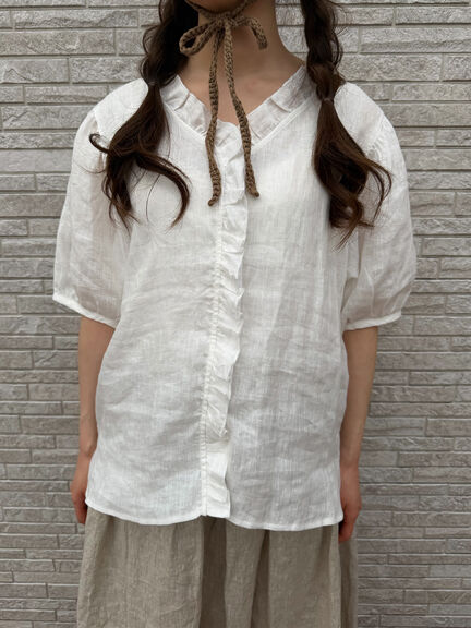 立川店/EC限定】リネンクラシックフリルブラウス（オフホワイト