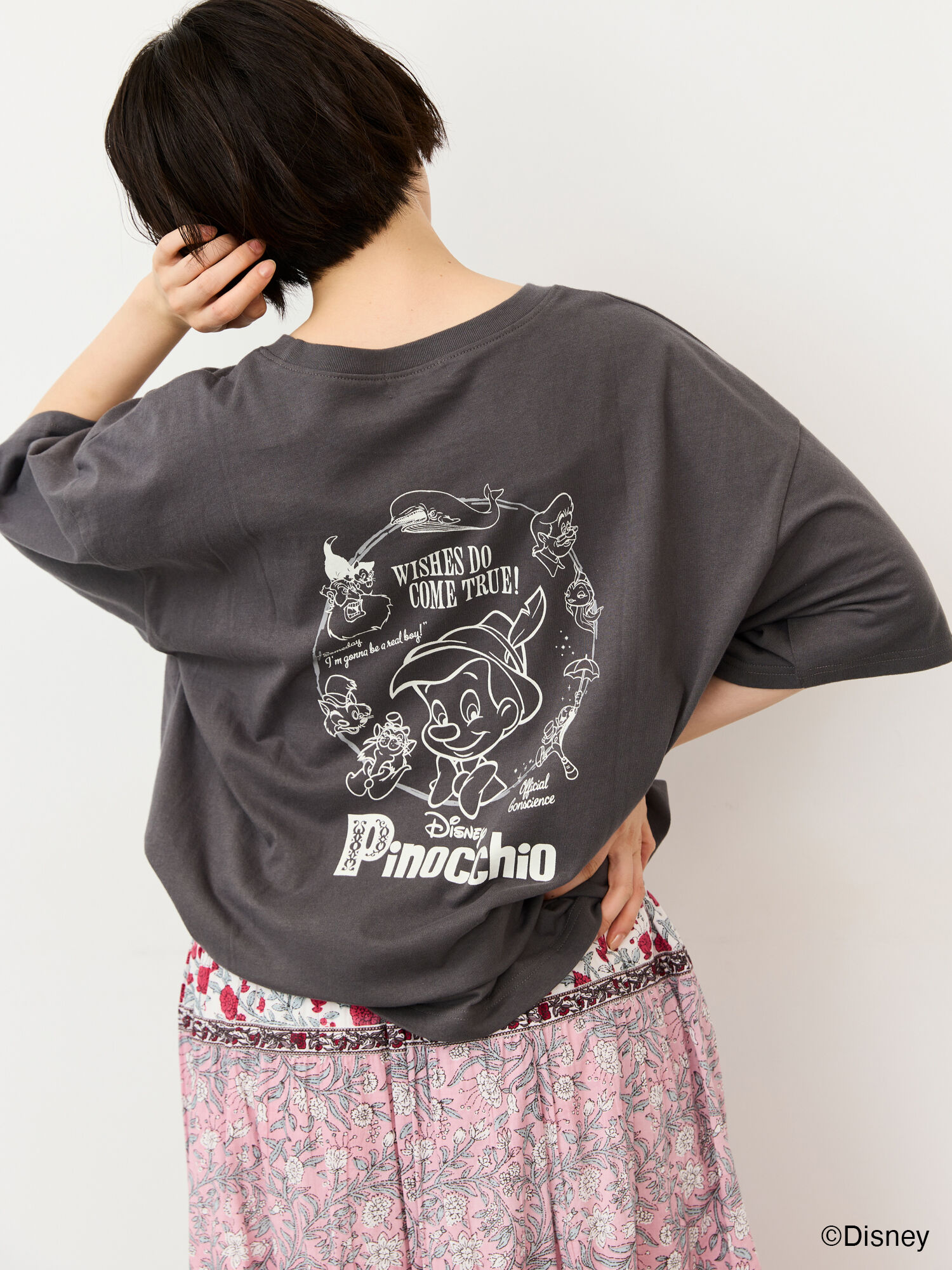 Disney】ピノキオ/バックプリントTシャツ（オフホワイト