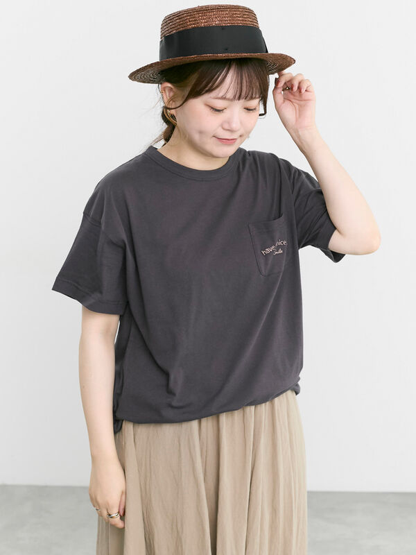 セール】 【オーガニックコットン】刺繍ロゴTシャツ(オフホワイト セール】 【オーガニックコットン】刺繍ロゴTシャツ(オフホワイト