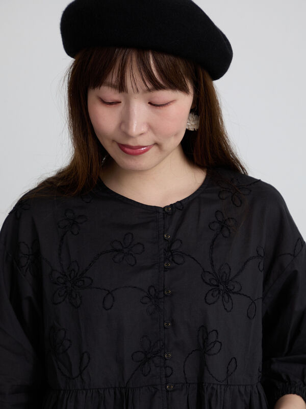 セール】 切替モール刺繍チュニックブラウス（オフホワイト/ブラック