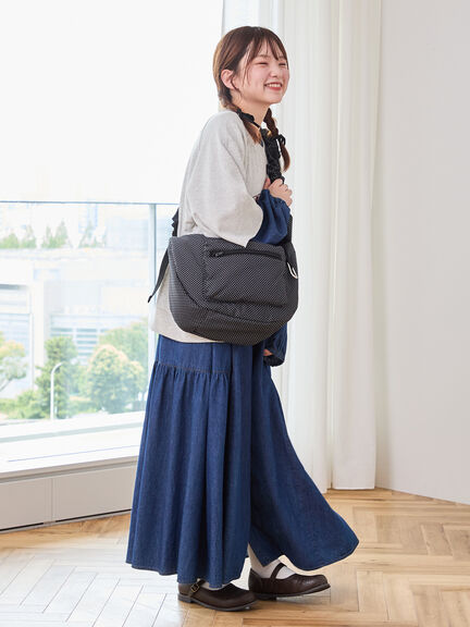 【Cross×Staff】ボトルポケ付/ハーフムーンフリルbag（オフホワイト/チャコールグレー/キャメル）｜Samansa Mos2（サマンサ モスモス）通販