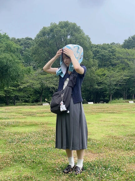 【Cross×Staff】ボトルポケ付/ハーフムーンフリルbag（オフホワイト/チャコールグレー/キャメル）｜Samansa Mos2（サマンサ モスモス）通販
