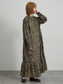 セール】 【LIBERTY FABRICS】Vネックフレアワンピース（ブラック