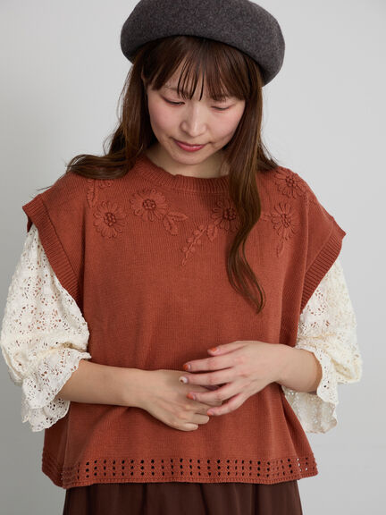 【天神店/EC限定】花刺繍ニットベスト（モカ/テラコッタ/キナリ）｜Samansa Mos2（サマンサ モスモス）通販