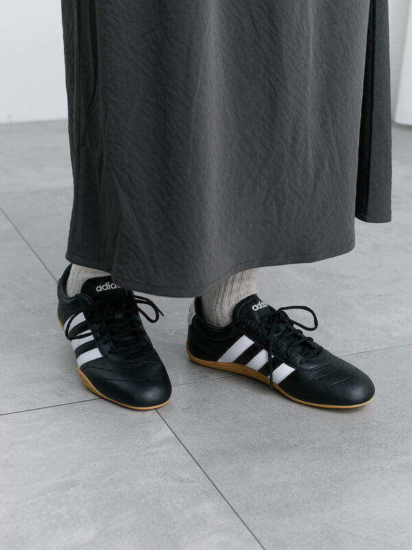 adidas】GRAND COURT LO W（ブラック/シューズ/スニーカー）| Samansa