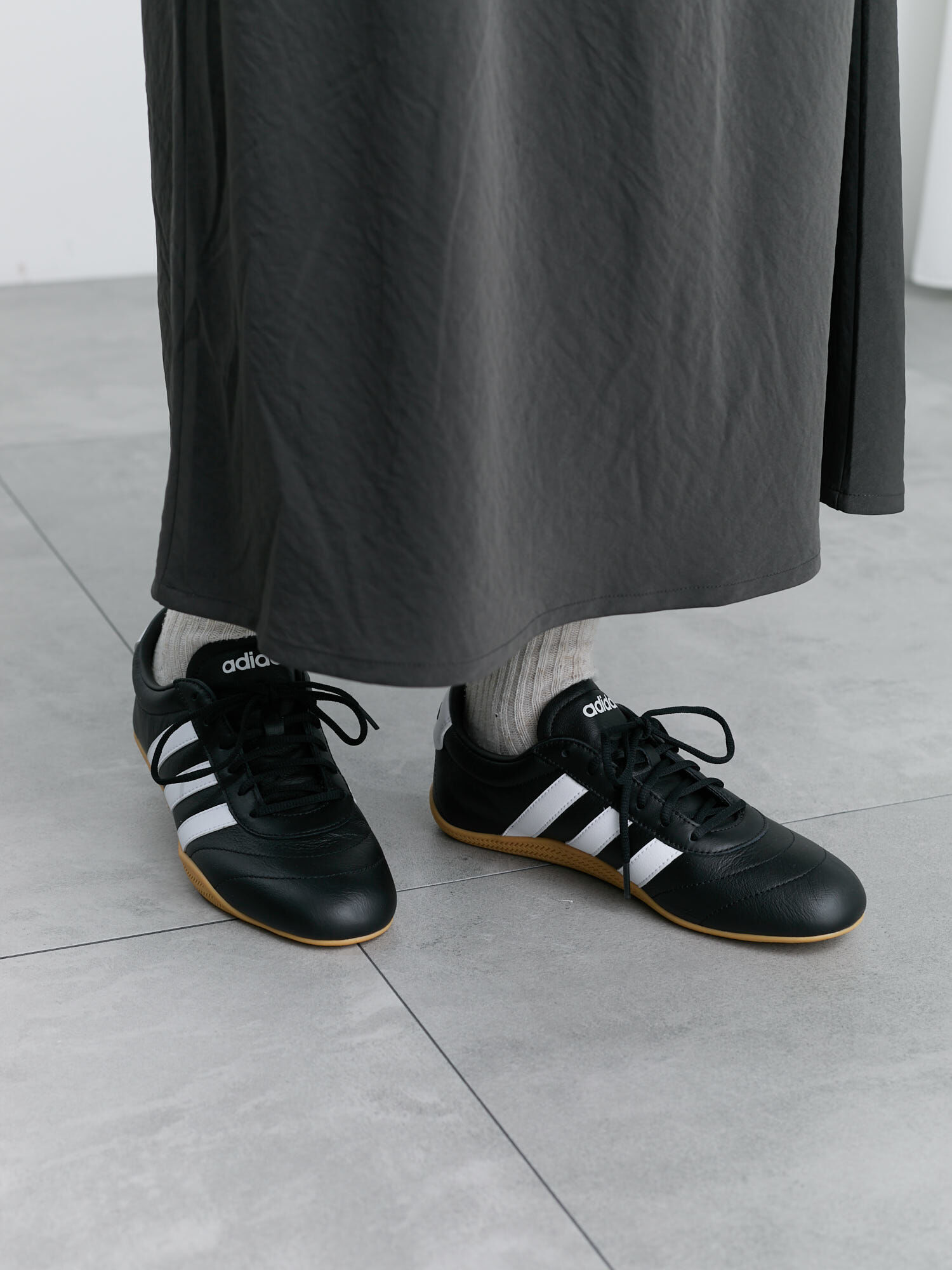 もさん adidas】GRAND COURT LO W（ブラック/シューズ/スニーカー）| Samansa