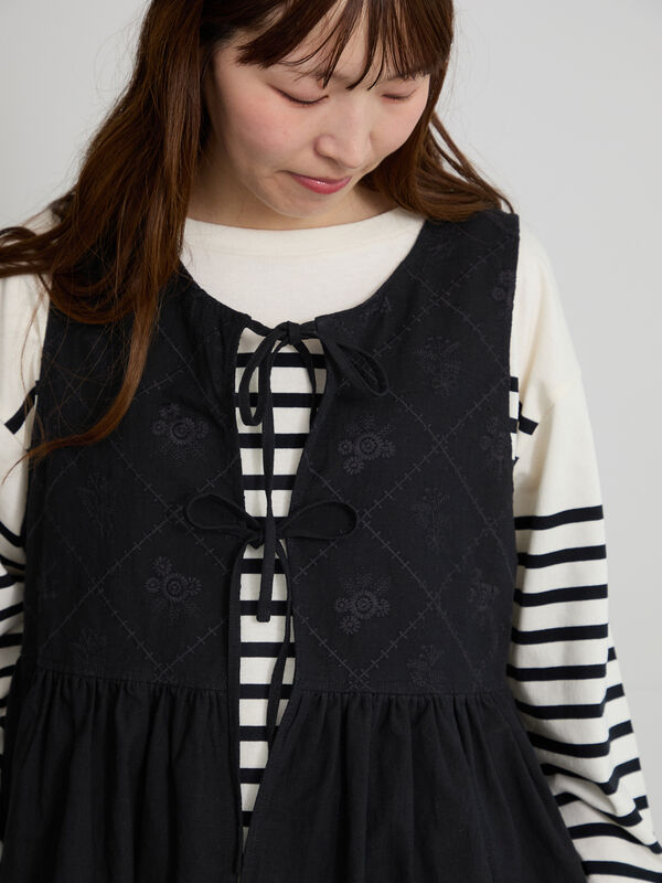 【松戸店/EC限定】レースカーテン刺繍前後着ベスト（ブラック/モカ/キナリ）｜Samansa Mos2（サマンサ モスモス）通販