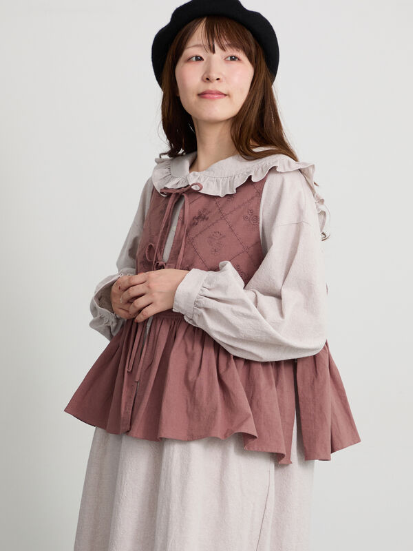 【松戸店/EC限定】レースカーテン刺繍前後着ベスト（ブラック/モカ/キナリ）｜Samansa Mos2（サマンサ モスモス）通販