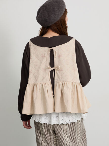 【松戸店/EC限定】レースカーテン刺繍前後着ベスト（ブラック/モカ/キナリ）｜Samansa Mos2（サマンサ モスモス）通販