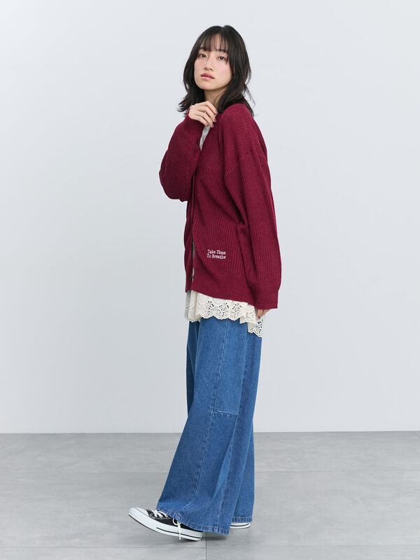 セール】 ポイント刺繍Vネックカーディガン（チャコールグレー/レッド