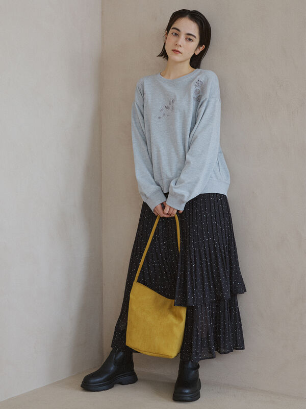 セール】 くり抜き刺繍スウェット（グレー/ブラック/アイボリー