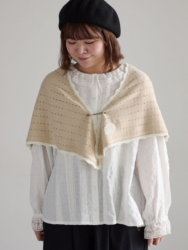 【SA刺繍】配色スカラップニット三角ストール（ブラック/モカ/キナリ）｜Samansa Mos2（サマンサ モスモス）通販
