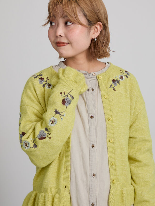 マカベアリス×Samansa Mos2】刺繍ニットカーディガン（グレー/ベージュ