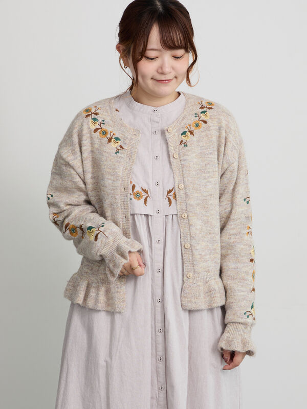 マカベアリス×Samansa Mos2】刺繍ニットカーディガン（グレー/ベージュ