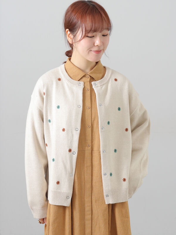 花刺繍カーディガン（ブラック/ベージュ/マスタード/グリーン/トップス