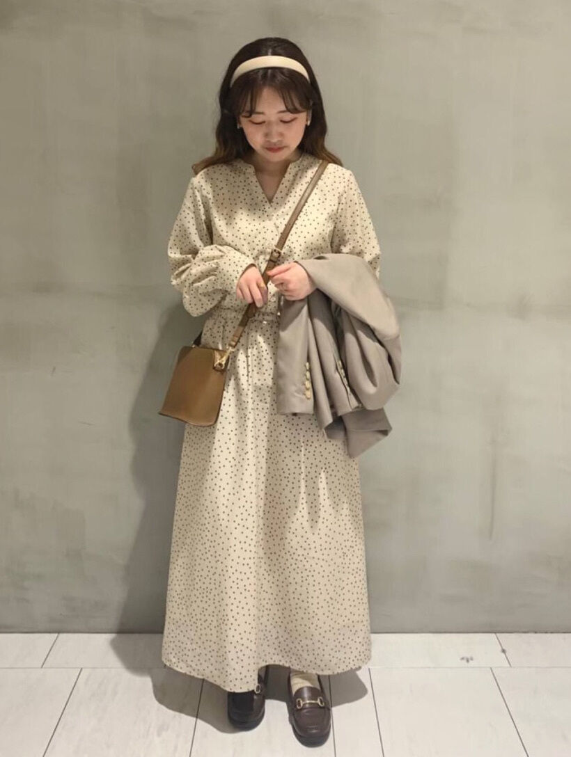 デシンドットキーネックワンピース ベージュ ネイビー ワンピース Te Chichi テチチ 公式通販