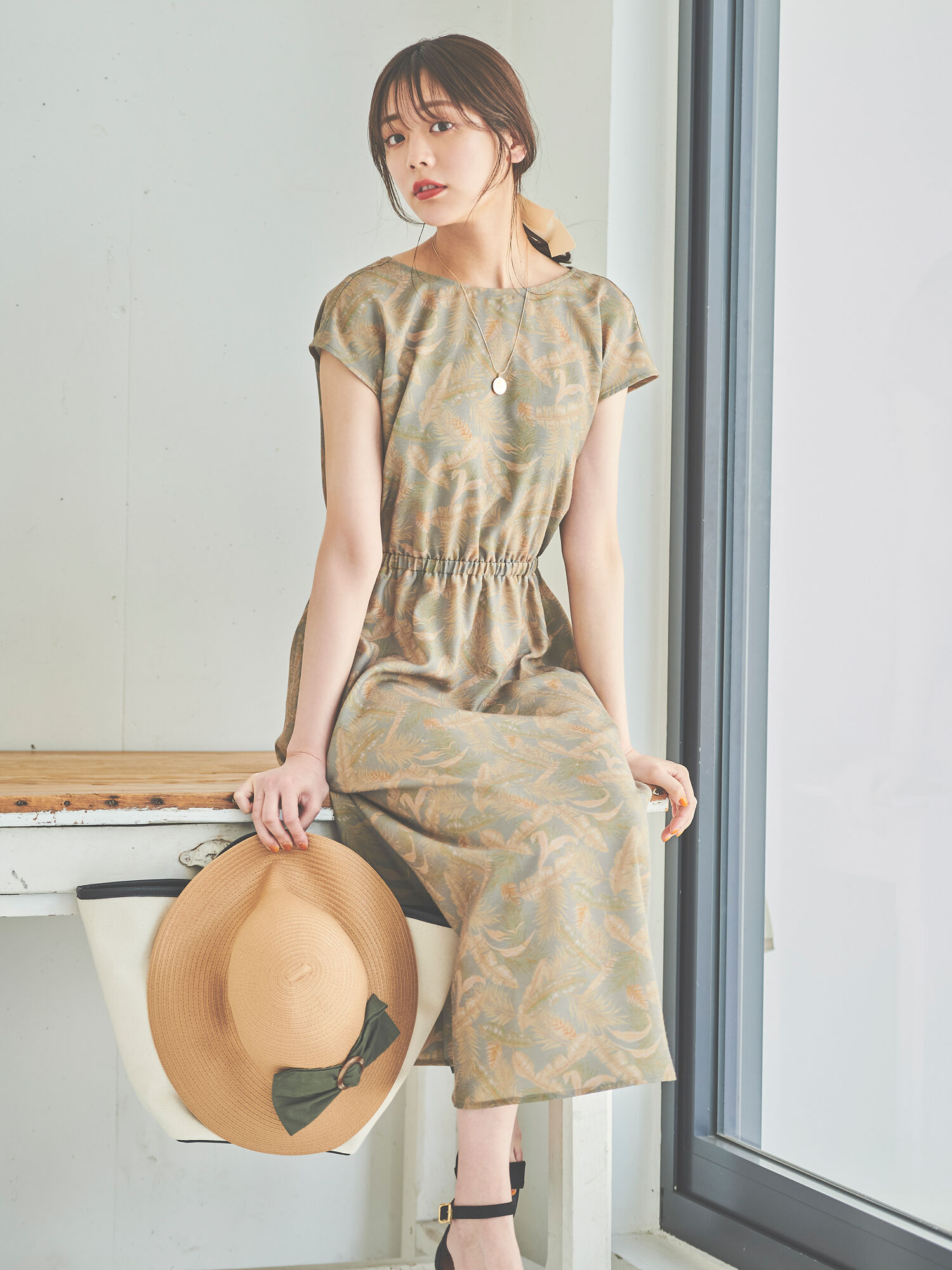 セール 貴島明日香セレクション 麻調ボタニカル柄ワンピース オフホワイト カーキ ネイビー ワンピース Te Chichi テチチ 公式通販