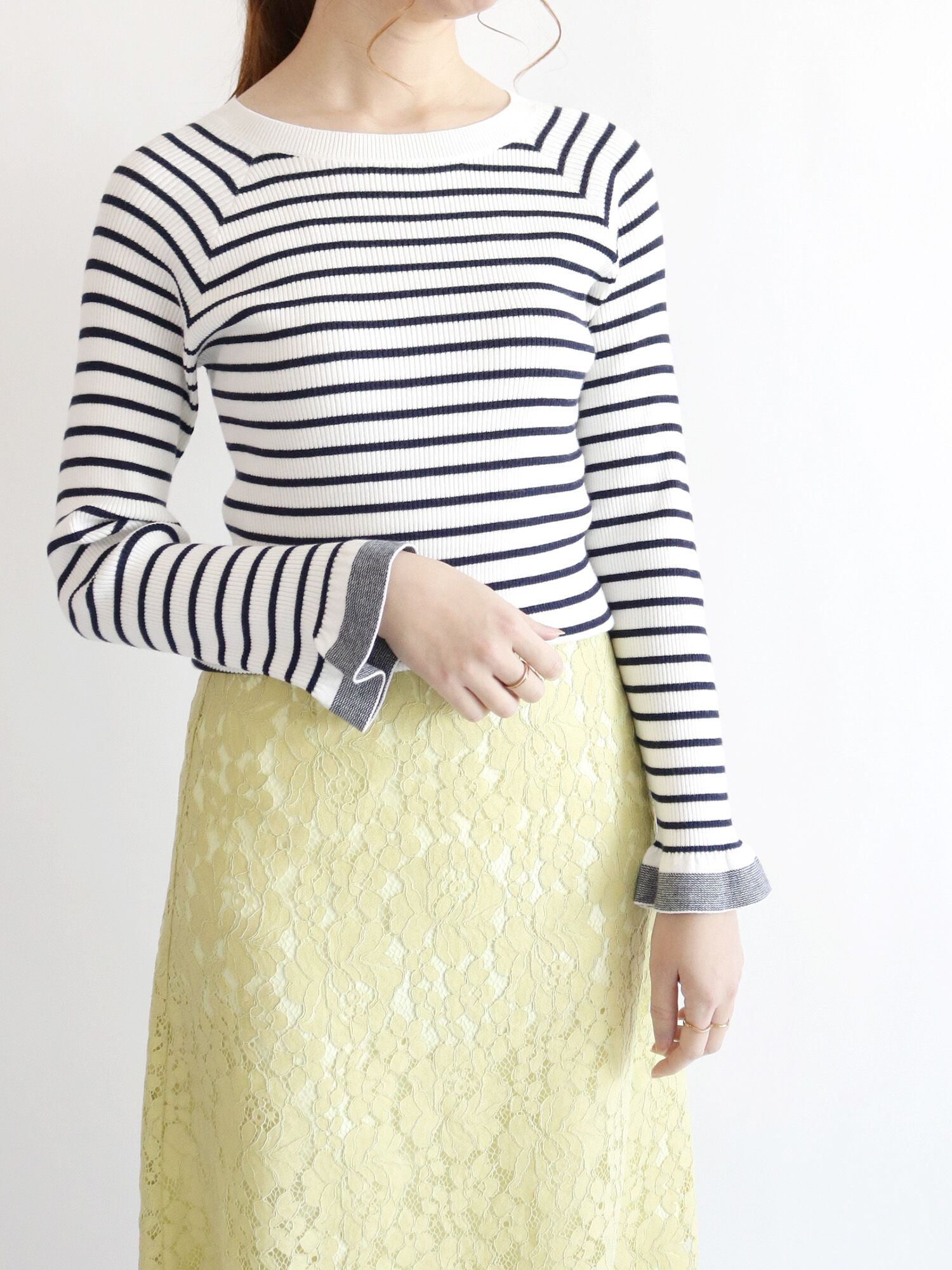 セール リブボーダー袖口フリルプルオーバー オフホワイト ベージュ ネイビー トップス Te Chichi テチチ 公式通販