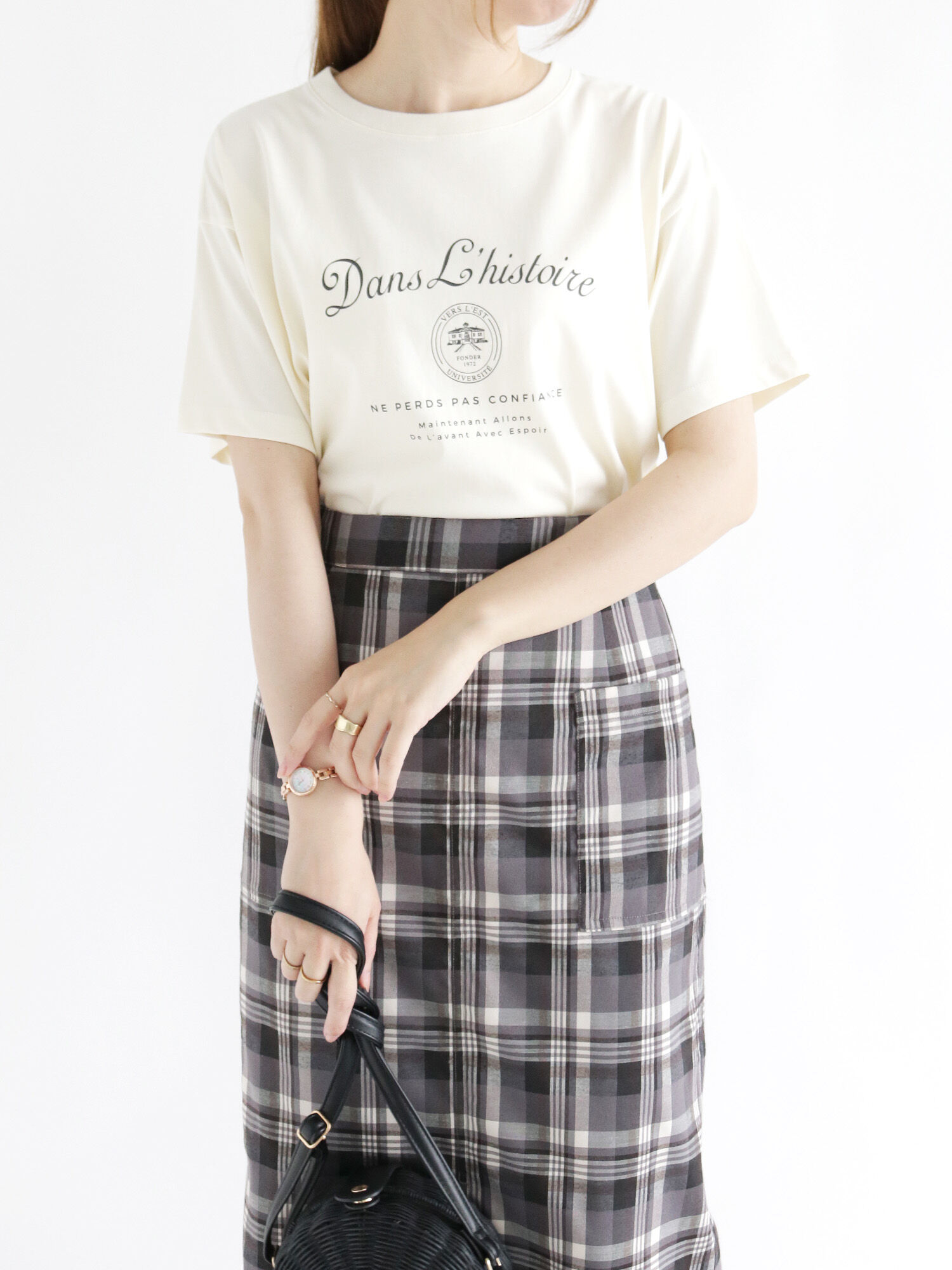 セール カレッジロゴtシャツ オフホワイト ホワイト チャコールグレー トップス Tシャツ Te Chichi テチチ 公式通販