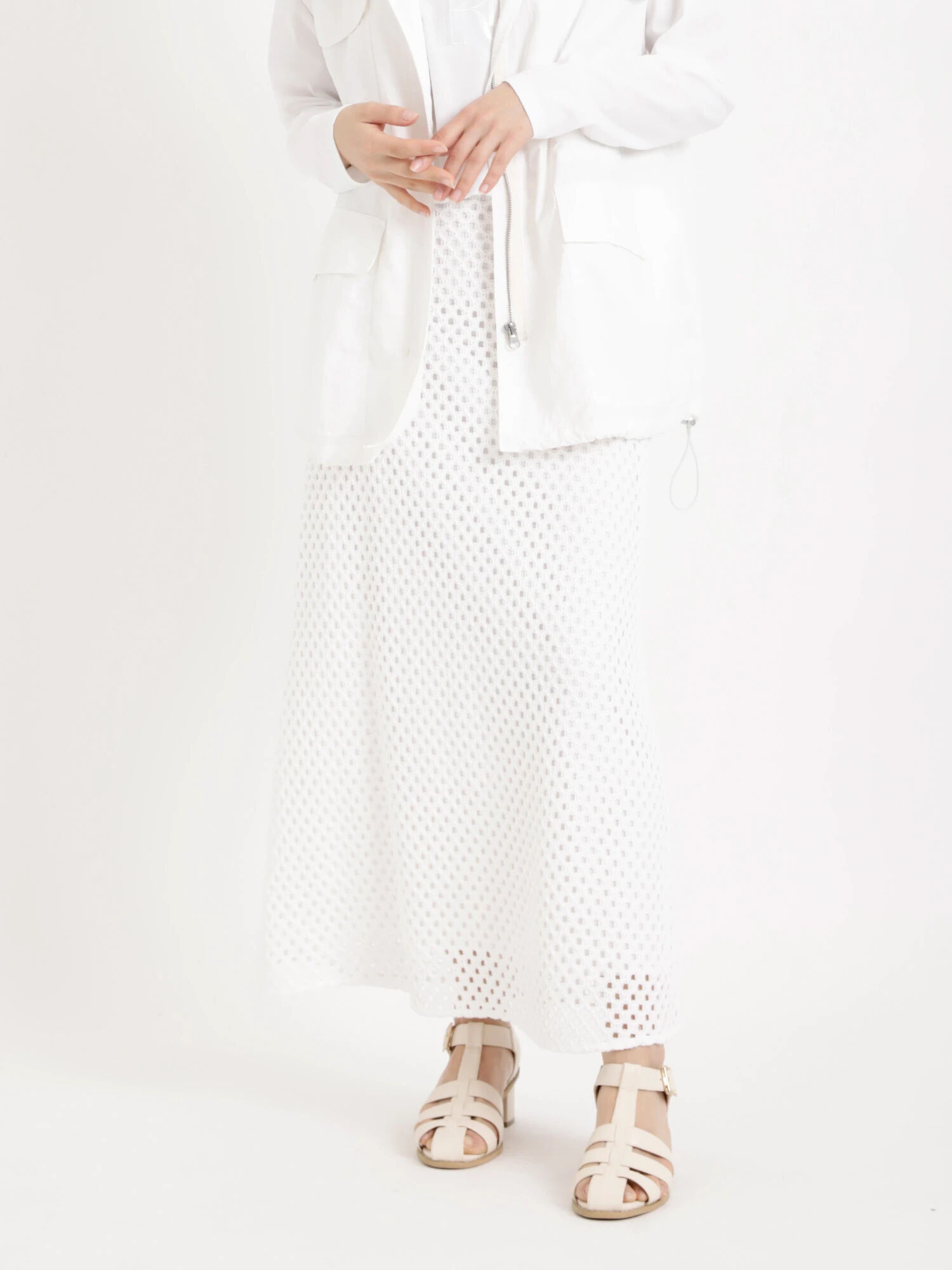 【美品】ARTISAN リネン100% ボビンレース飾りのフレアスカート 9号