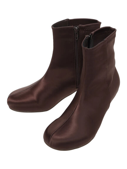 サテンラウンドトゥショートブーツ（ブラック/ブラウン）｜Te chichi（テチチ）通販