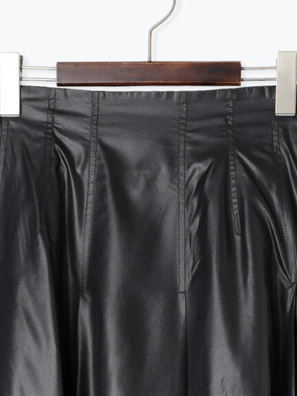 グロッシーレザーライクフレアスカート（ブラック/ブラウン）｜Te chichi（テチチ）通販