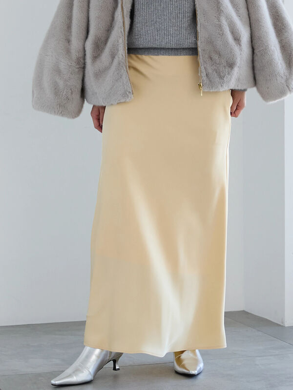 【佐藤晴美着用】サテンナロースカート（ブラック/イエロー/ブルー）｜Te chichi（テチチ）通販