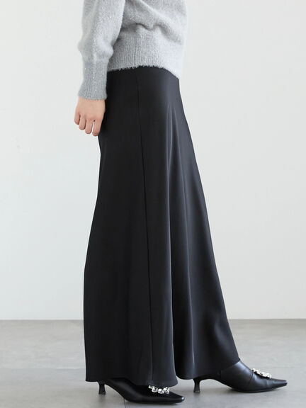 【佐藤晴美着用】サテンナロースカート（ブラック/イエロー/ブルー）｜Te chichi（テチチ）通販